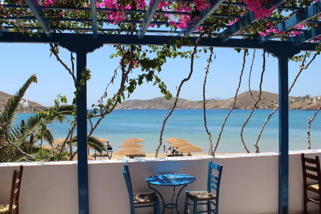 Meltemi Pension Ios Chora Exterior foto