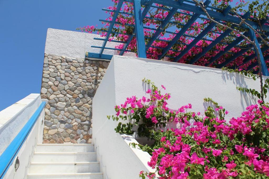 Meltemi Pension Ios Chora Exterior foto