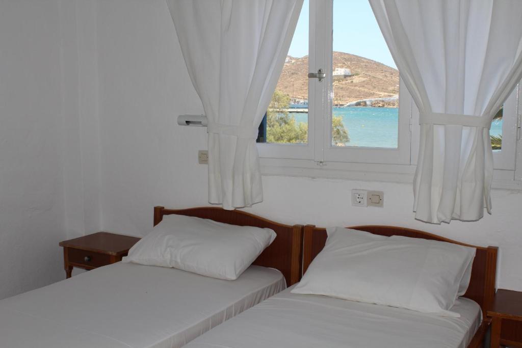 Meltemi Pension Ios Chora Habitación foto